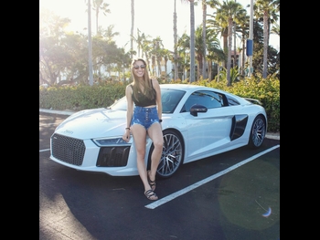  alt="Christina Khalil"