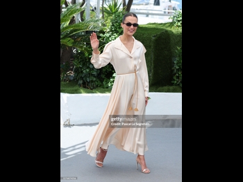  alt="Alicia Vikander"