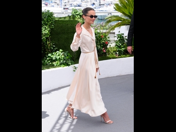  alt="Alicia Vikander"
