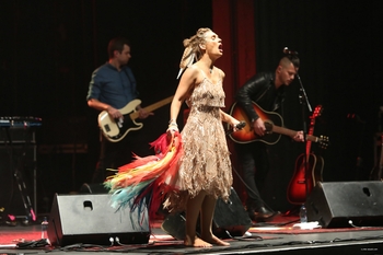 Clare Bowen