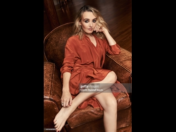  alt="Chloe Fineman"