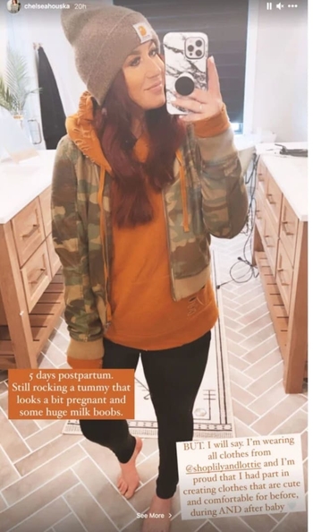 Chelsea Houska Feet Aznudefeet