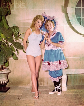 Donna Douglas (I)