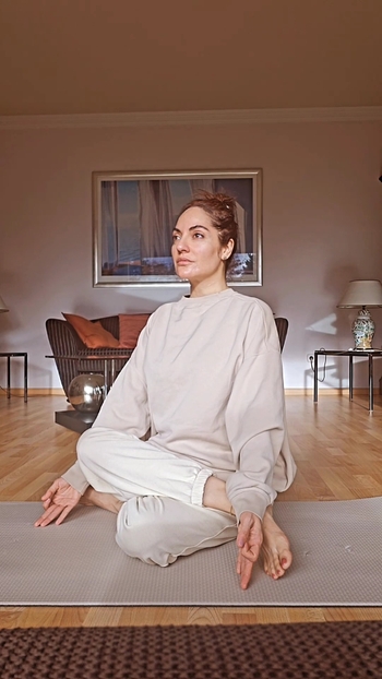 Mahnaz Afshar