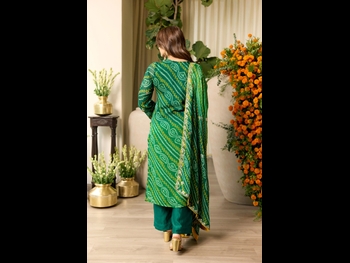  alt="Aamna Sharif"