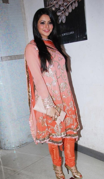 Aamna Sharif