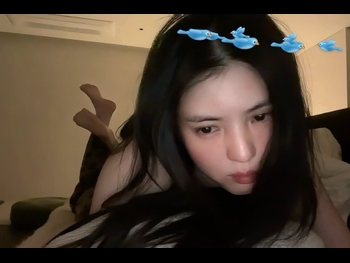  alt="Han So-hee"
