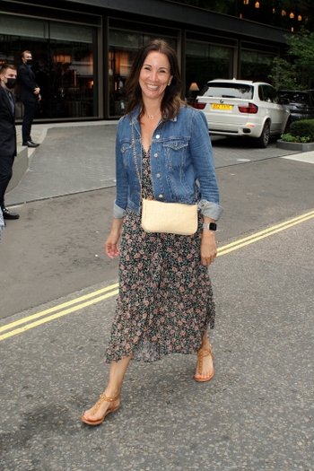 Andrea McLean (II)