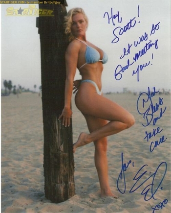 Erika Eleniak