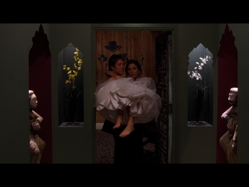  alt="Maggie Gyllenhaal"