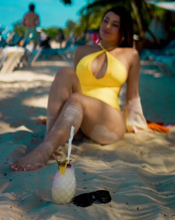 Milagros Flores