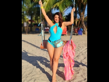  alt="Milagros Flores"