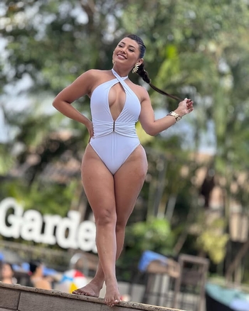 Milagros Flores