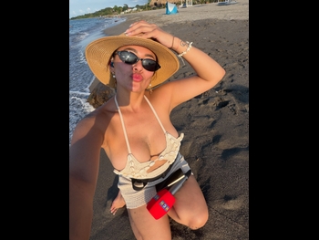  alt="Milagros Flores"