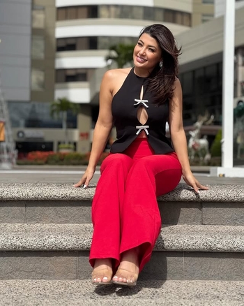 Milagros Flores