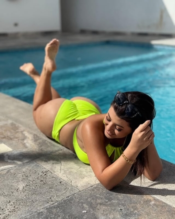 Milagros Flores