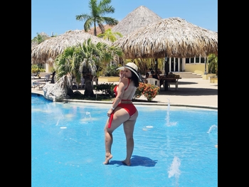  alt="Milagros Flores"