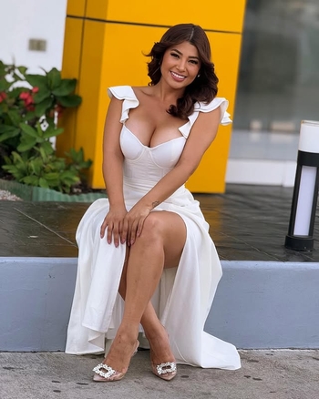 Milagros Flores
