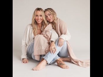  alt="Tish Cyrus"