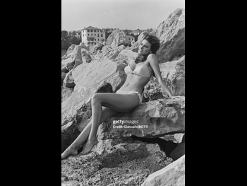  alt="Raquel Welch"