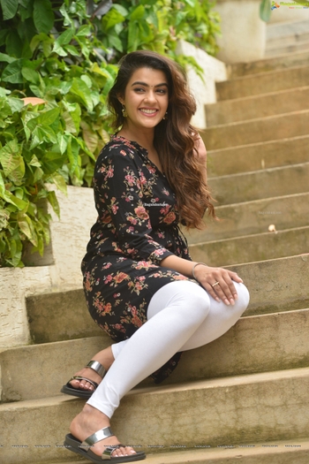 Kavya Thapar