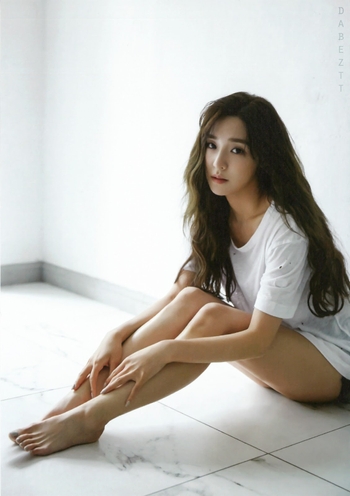 Tiffany Hwang