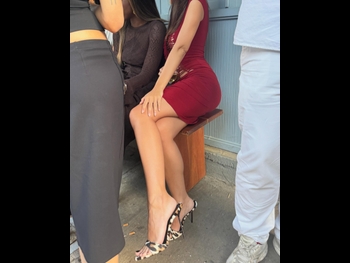  alt="Emily Ratajkowski"