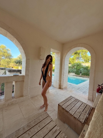 Emily Ratajkowski