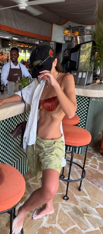 Emily Ratajkowski
