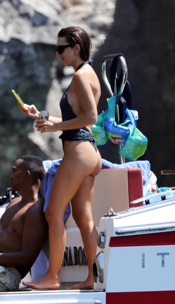 Emily Ratajkowski