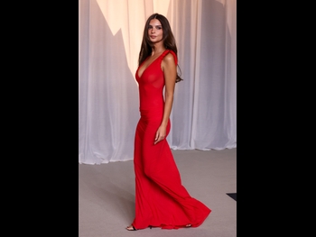  alt="Emily Ratajkowski"