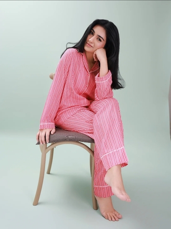 Sarah Khan