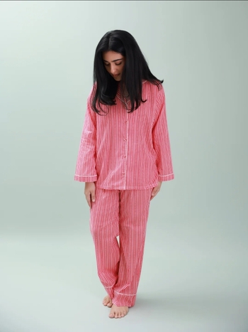 Sarah Khan