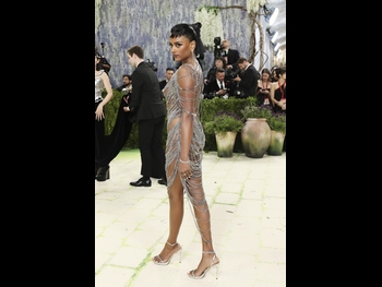  alt="Simone Ashley"