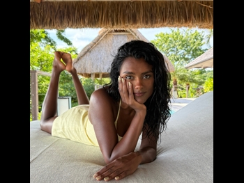  alt="Simone Ashley"