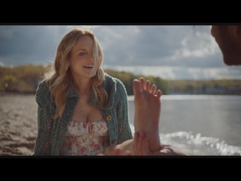  alt="Heather Graham (i)"