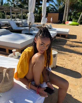 Bella Harris