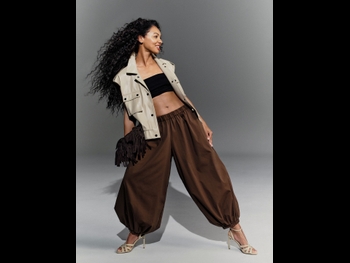  alt="Malika Andrews"