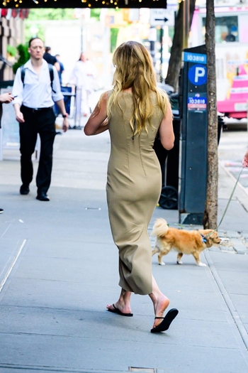 Jennifer Lawrence (III)