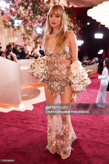 Jennifer Lawrence (III)