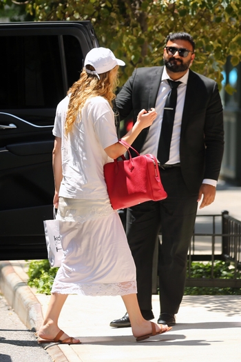 Jennifer Lawrence (III)