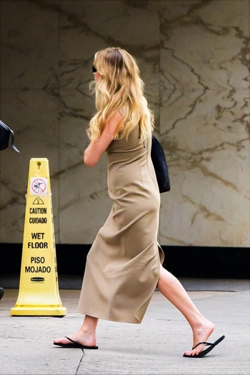 Jennifer Lawrence (III)