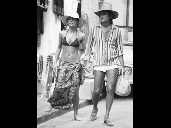  alt="Ali Macgraw"
