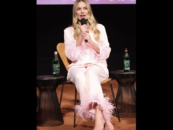  alt="Margot Robbie"