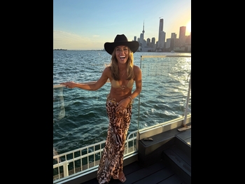  alt="Nicole Servinis"