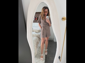  alt="Nicole Servinis"