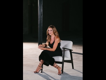  alt="Hadise"