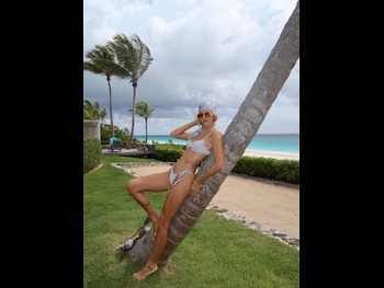  alt="Devon Windsor"