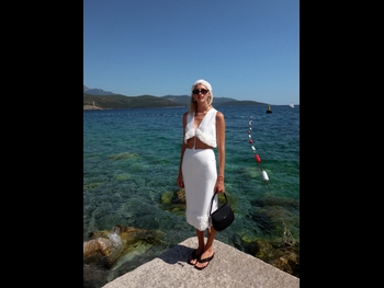  alt="Devon Windsor"