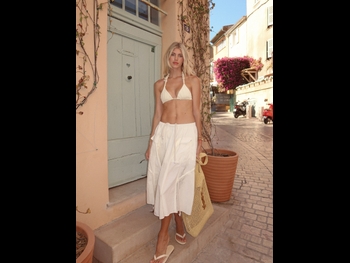 alt="Devon Windsor"